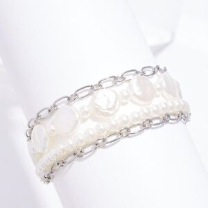 Pearl chain toggle bracelet